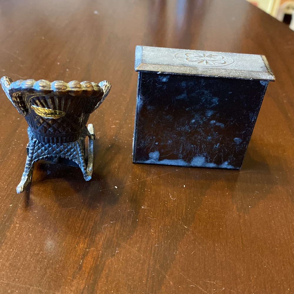 Vintage metal pencil sharpener bundle- piano & rocking chair - Picture 3 of 7